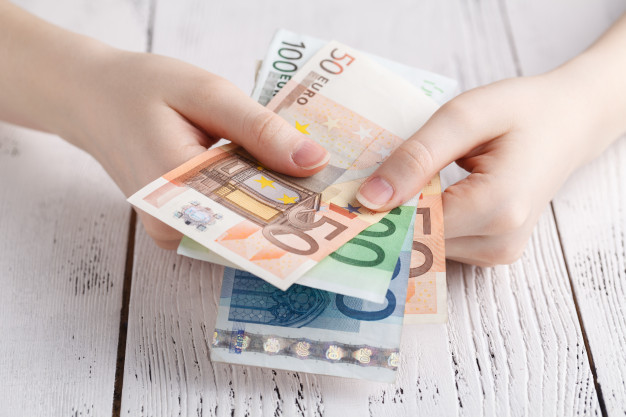 ganar dinero vendiendo leche materna